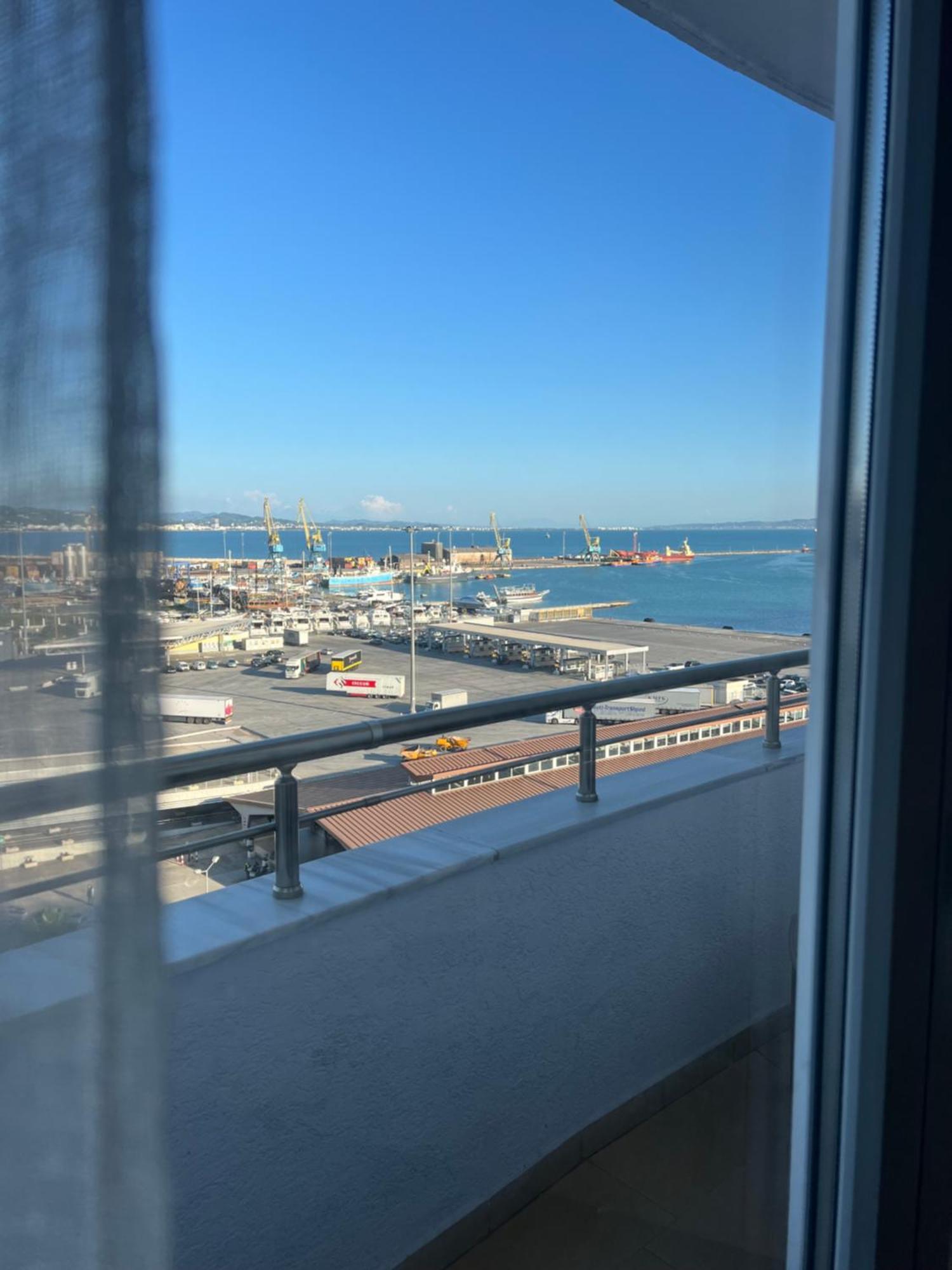 Port View Apartment 2 Dıraç Dış mekan fotoğraf
